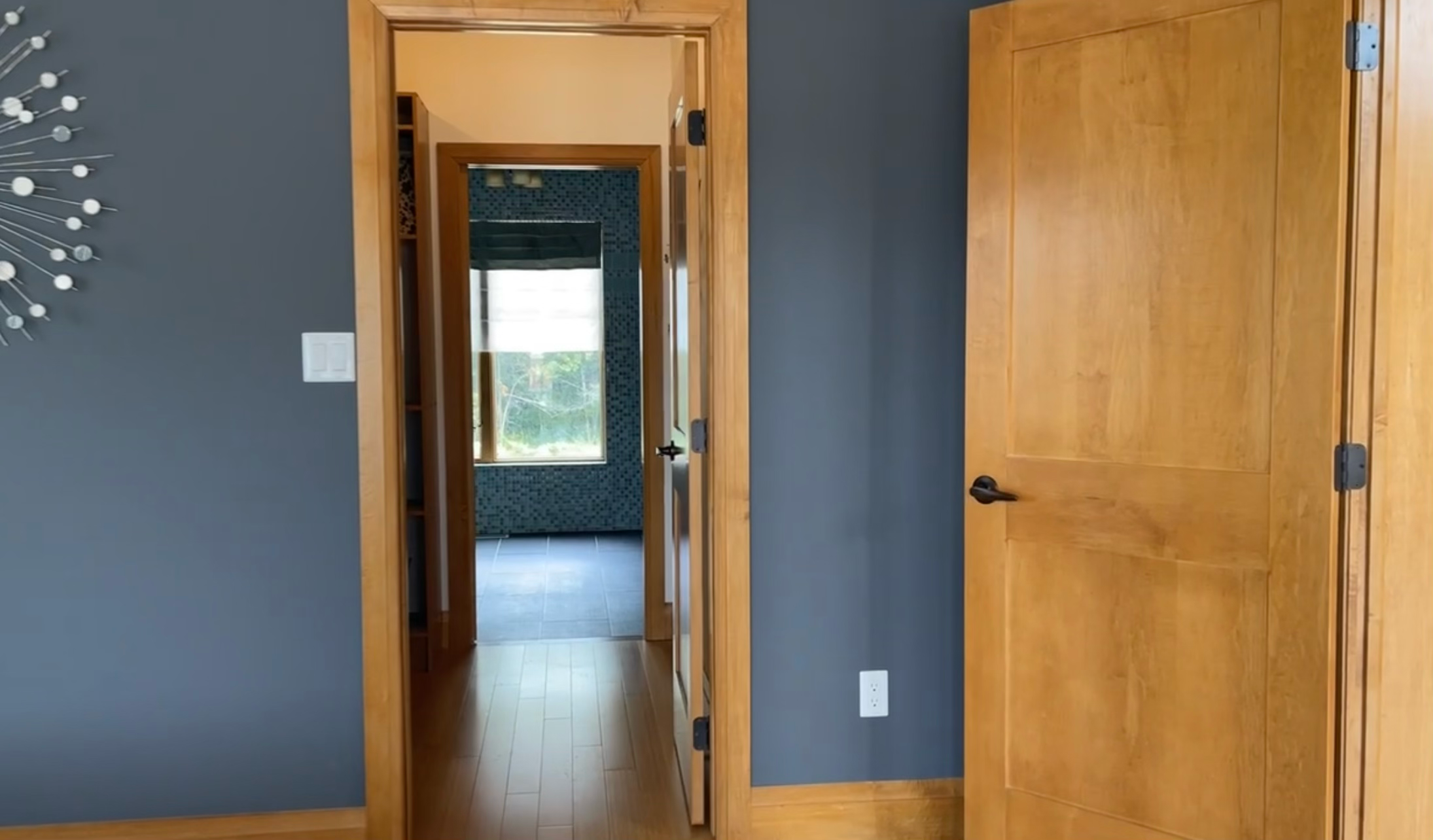 Interior Doors/Handles